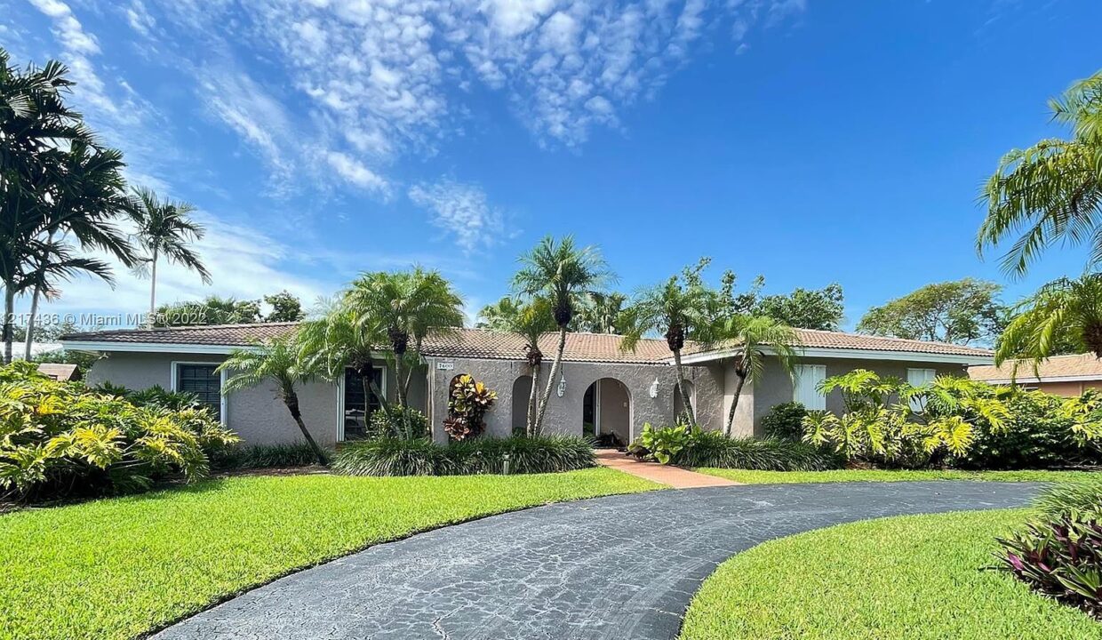 7600 sw 174th